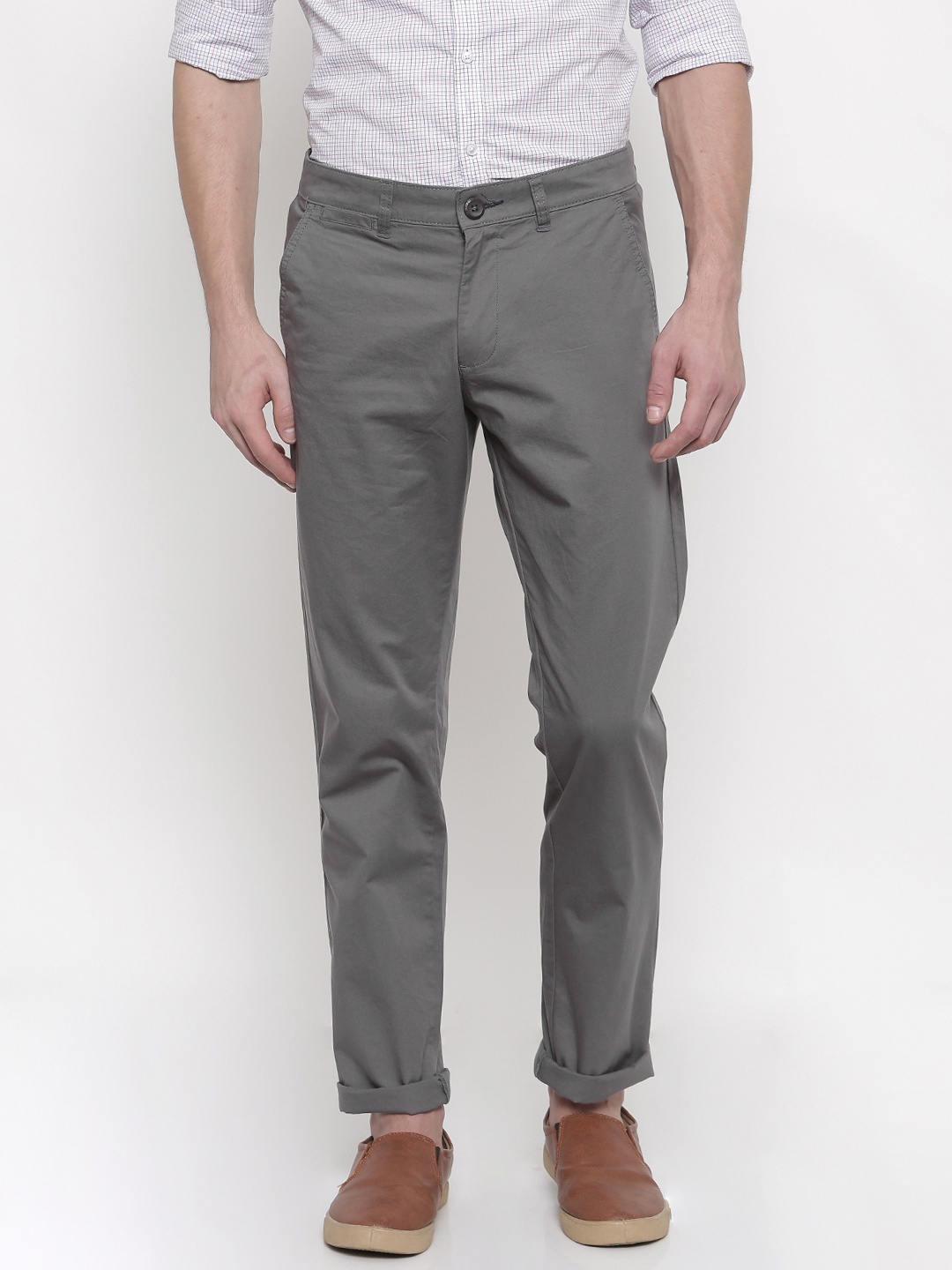 

The Indian Garage Co Men Grey Slim Fit Solid Chinos