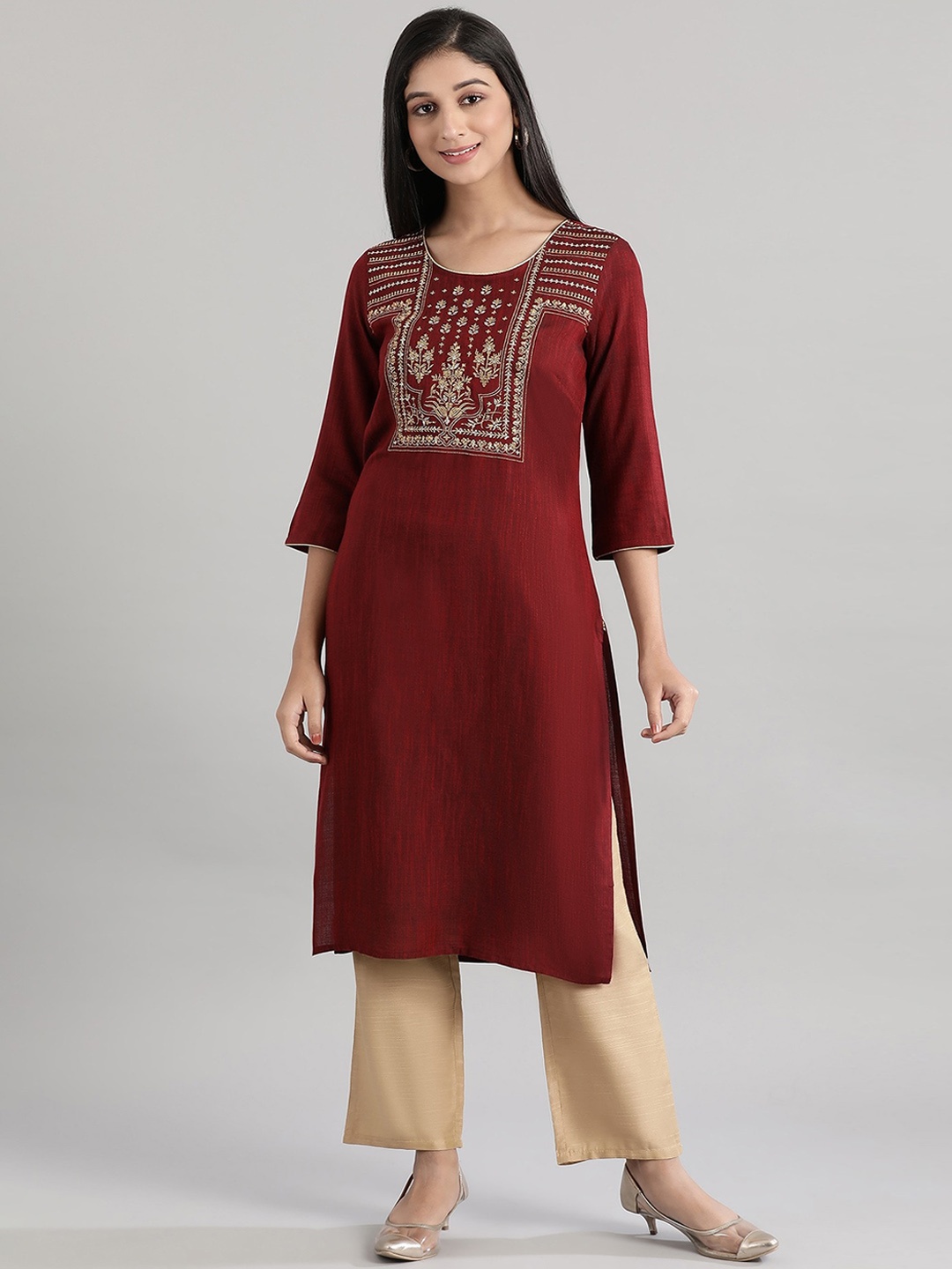 

AURELIA Floral Yoke Design Zari Kurta, Red