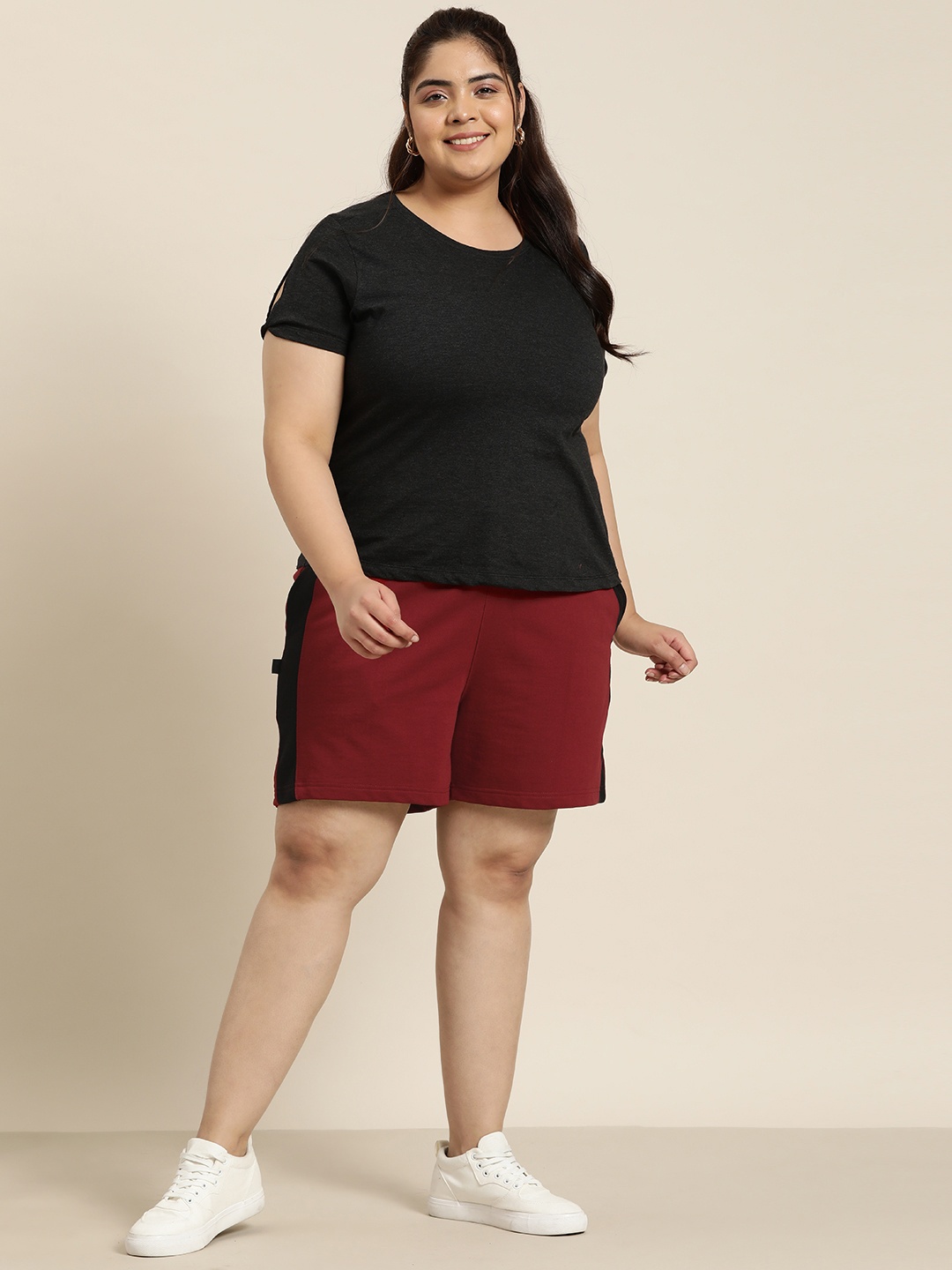 

Sztori Women Plus Size Stripe Detail Regular Shorts, Maroon
