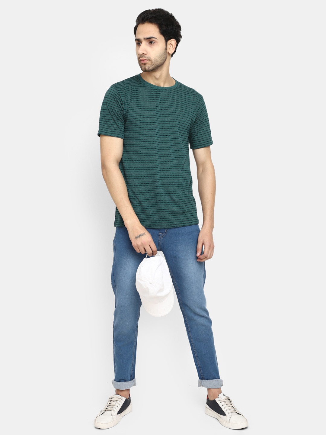 

V-Mart Men Classic Slim Fit Light Fade Jeans, Blue
