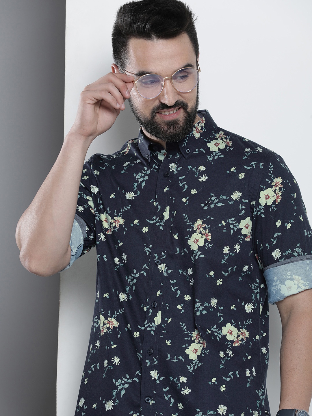 

Nautica Men Classic Fit Floral Printed Casual Shirt, Navy blue