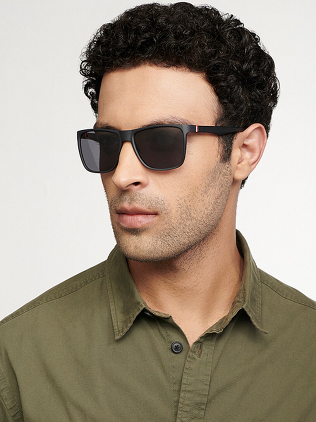 

Vincent Chase Lens & Wayfarer Sunglasses with Polarised and UV Protected Lens, Grey
