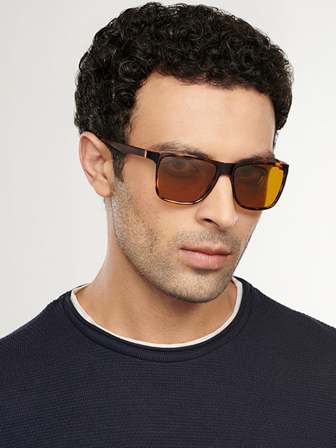

Vincent Chase by Lenskart Full Rim Wayfarer Sunglasses with Polarised and UV Protected Lens 204570, Yellow