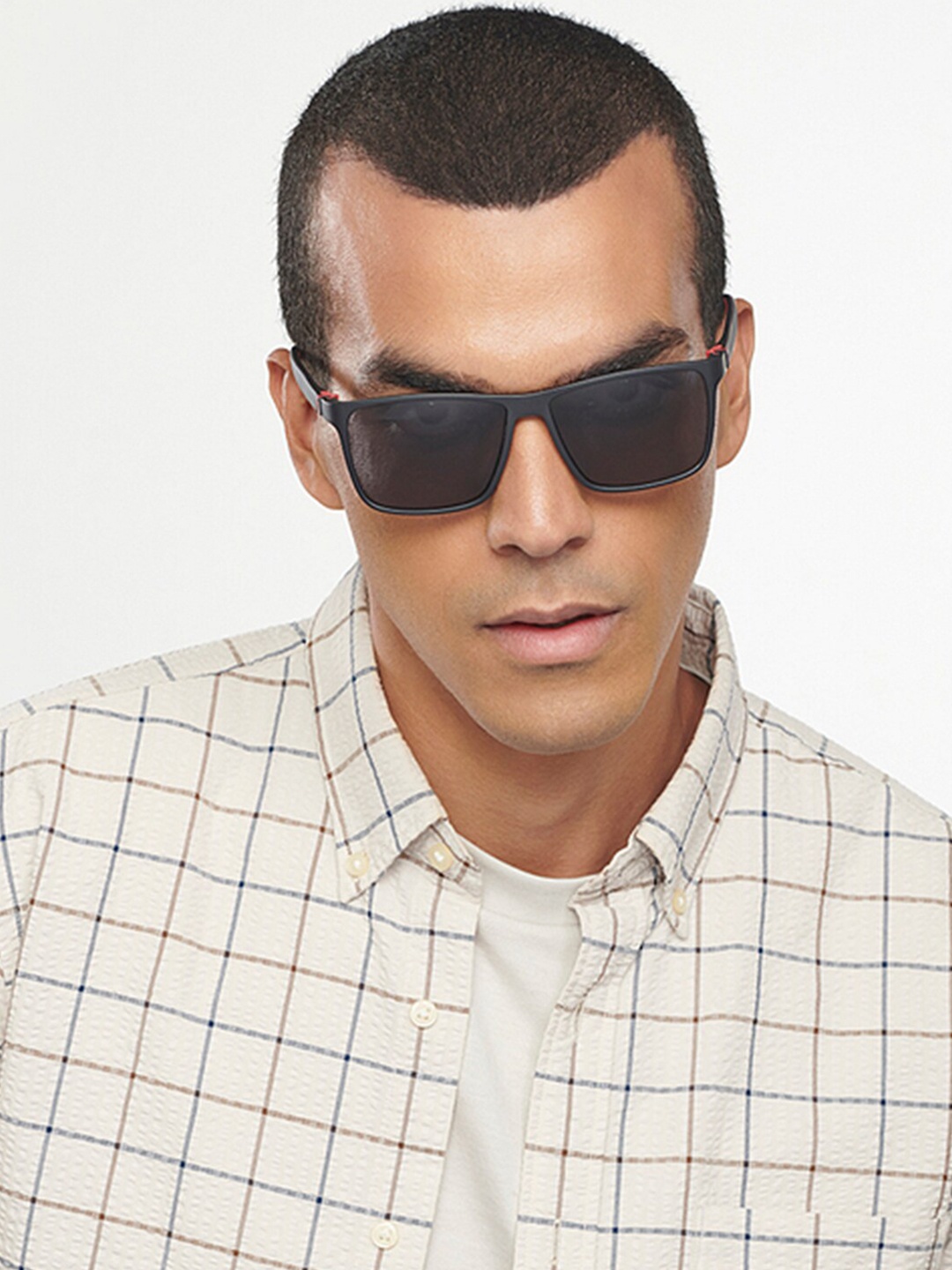 

Vincent Chase by Lenskart Full Rim Wayfarer Sunglasses with Polarised and UV Protected Lens 204582, Grey