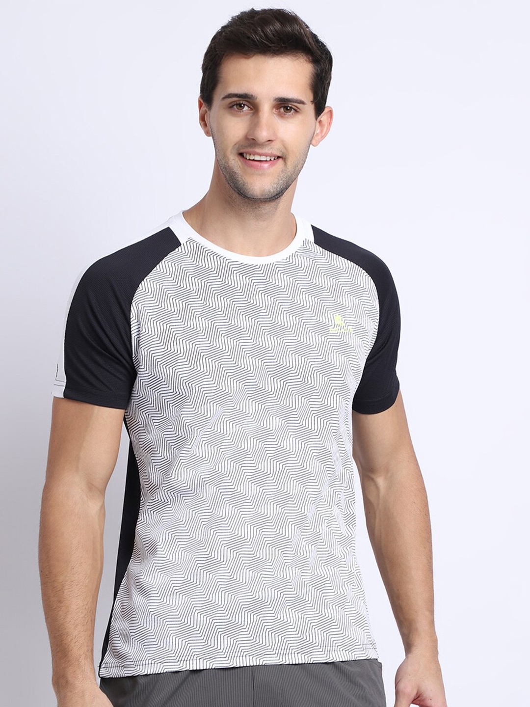

Gallus Abstract Printed Raglan Sleeve Dri-FIT Training T-shirt, Black