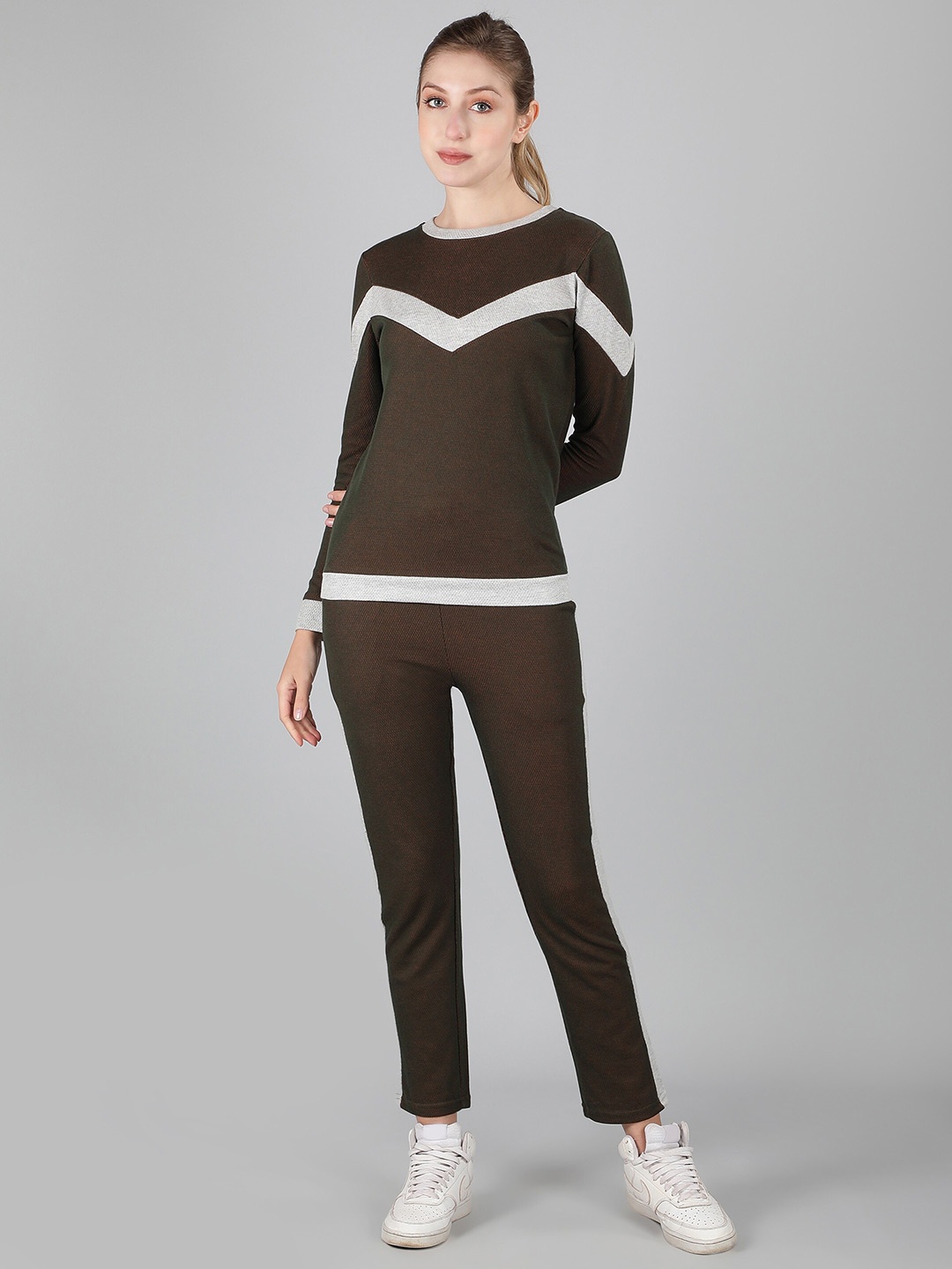

Sonex Gold Striped T-shirt With Trousers, Brown