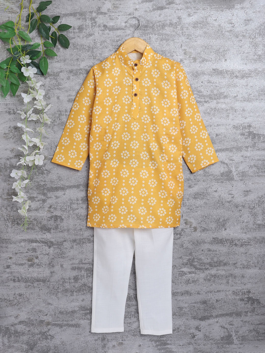 

ahhaaaa Boys Mandarin Collar Floral Printeded Kurta With Pyjamas, Yellow