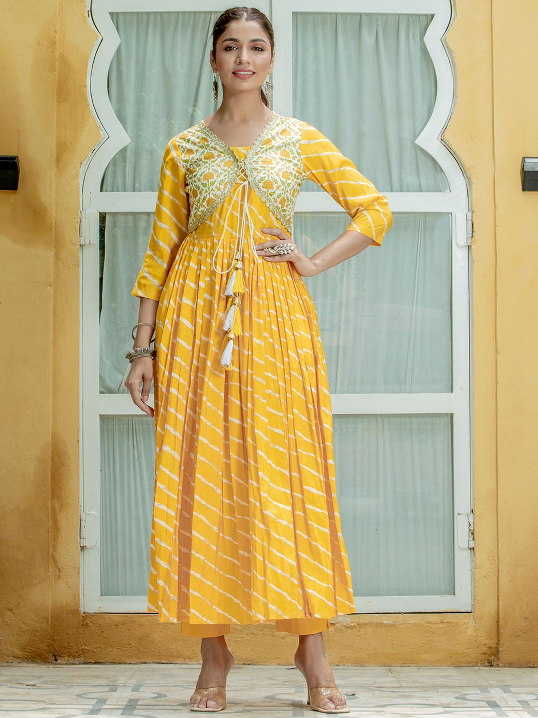 

Kohsh Leheriya Printed A-Line Kurta With Trousers, Yellow