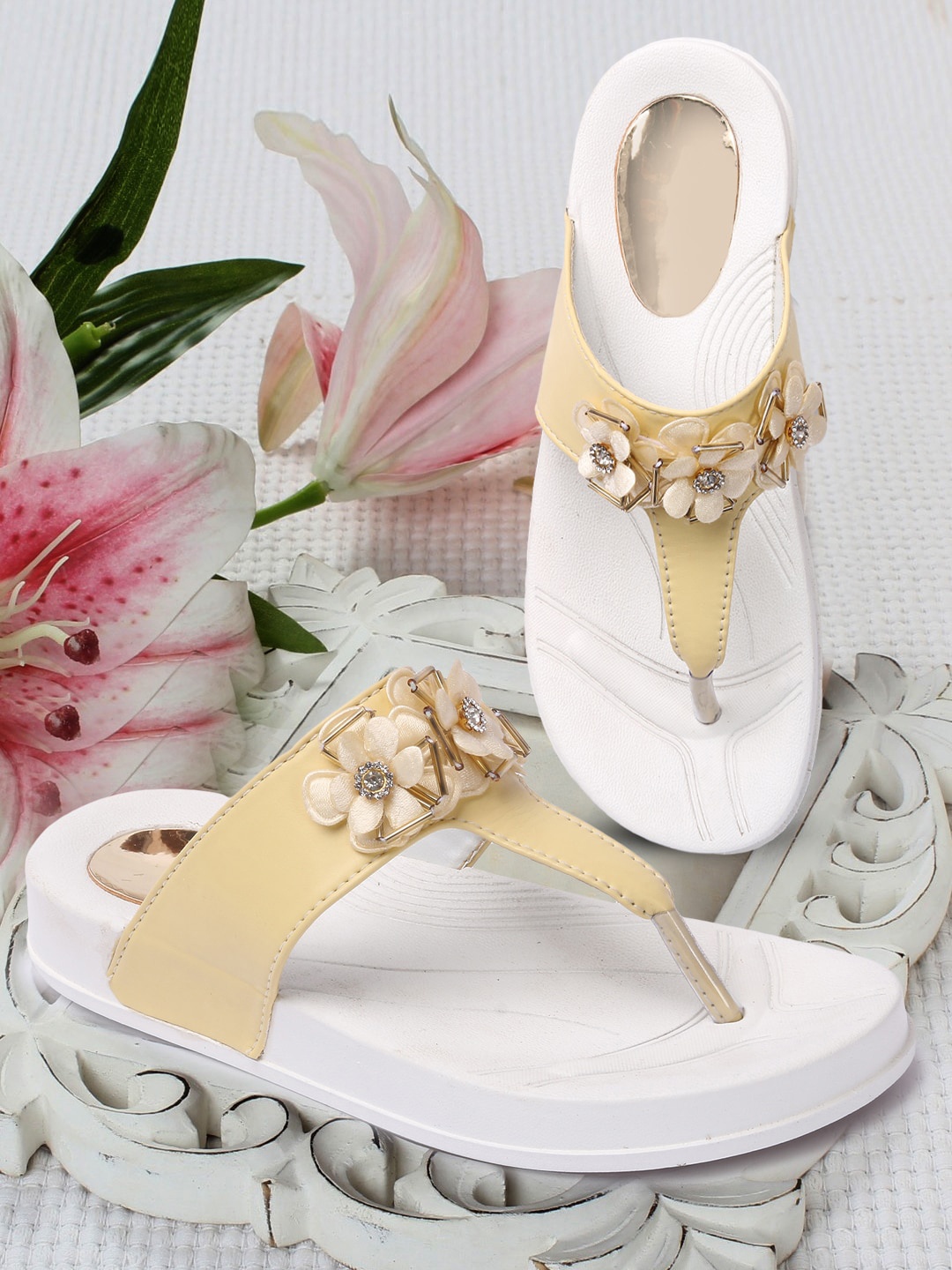 

FASHIMO Women Embellished T-Straps Flats, Yellow