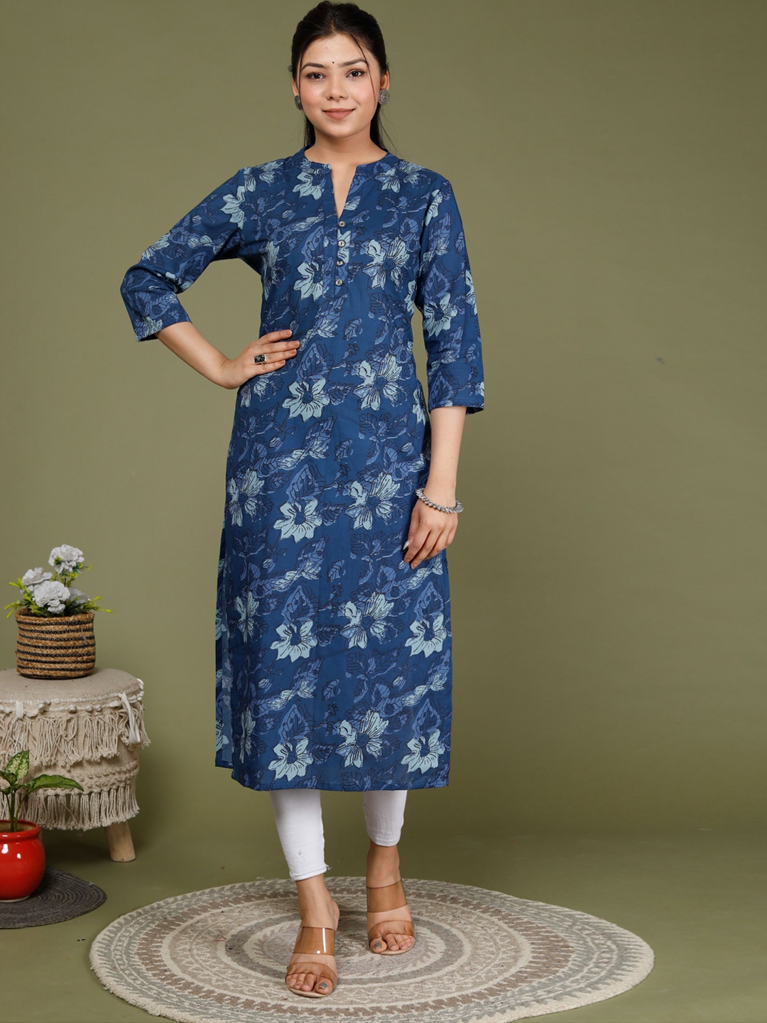 

Swasti Floral Printed Band Collar Pure Cotton Kurta, Blue