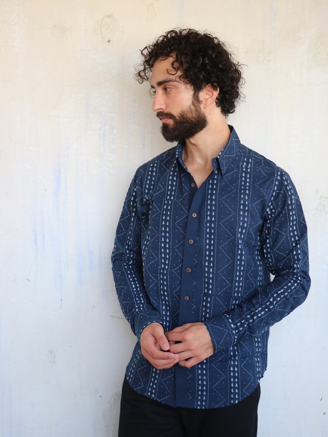

Chidiyaa Standard Chevron Block printed Spread Collar Cotton Casual Shirt, Navy blue