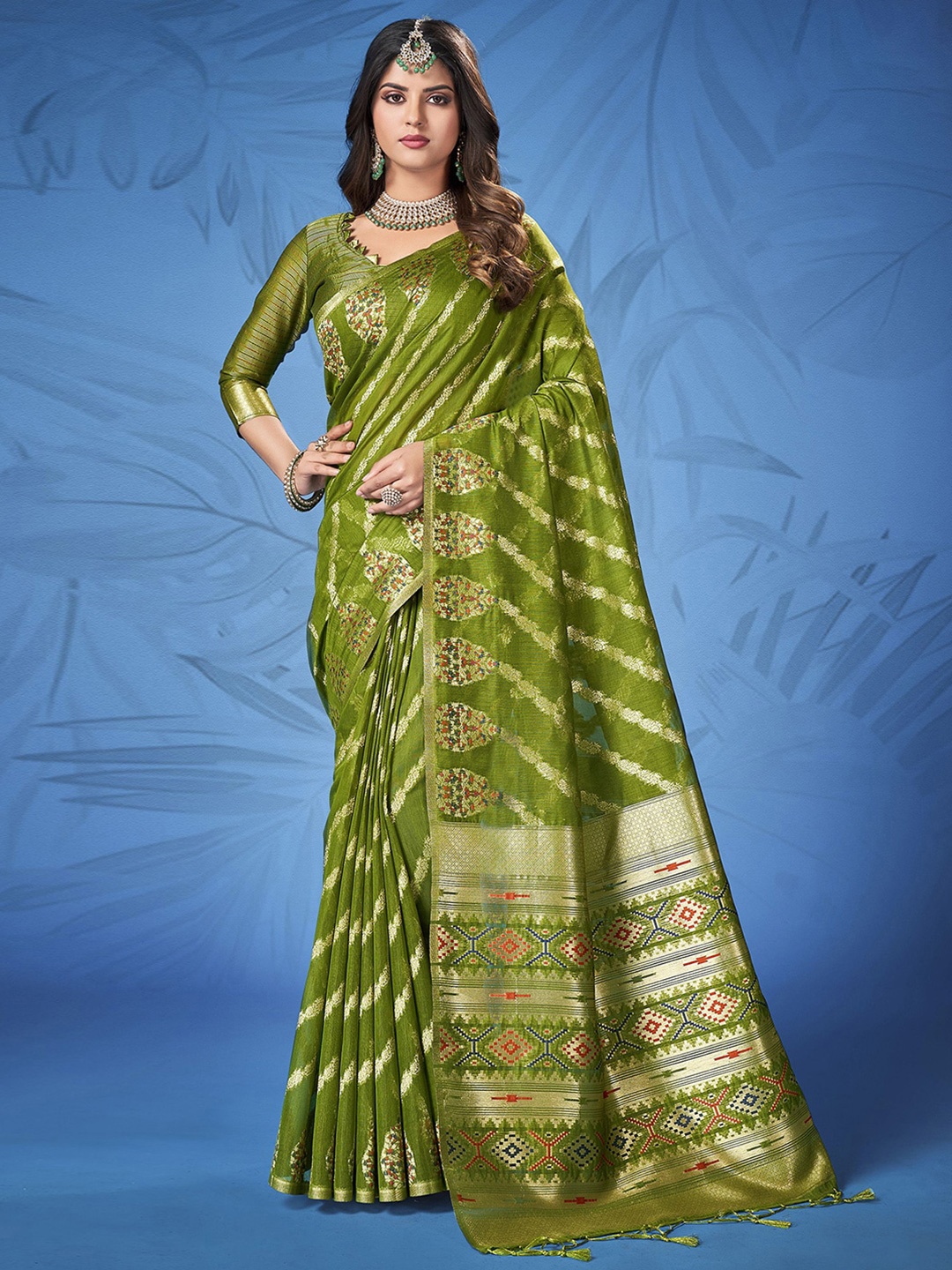 

Satrani Ethnic Motifs Woven Design Zari Saree, Green