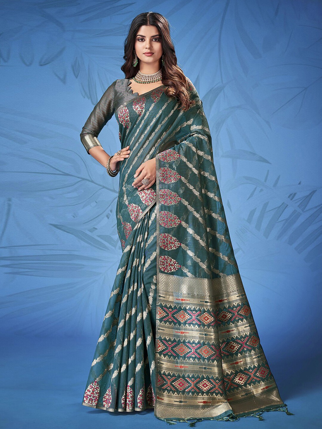 

Satrani Ethnic Motifs Woven Design Zari Saree, Green