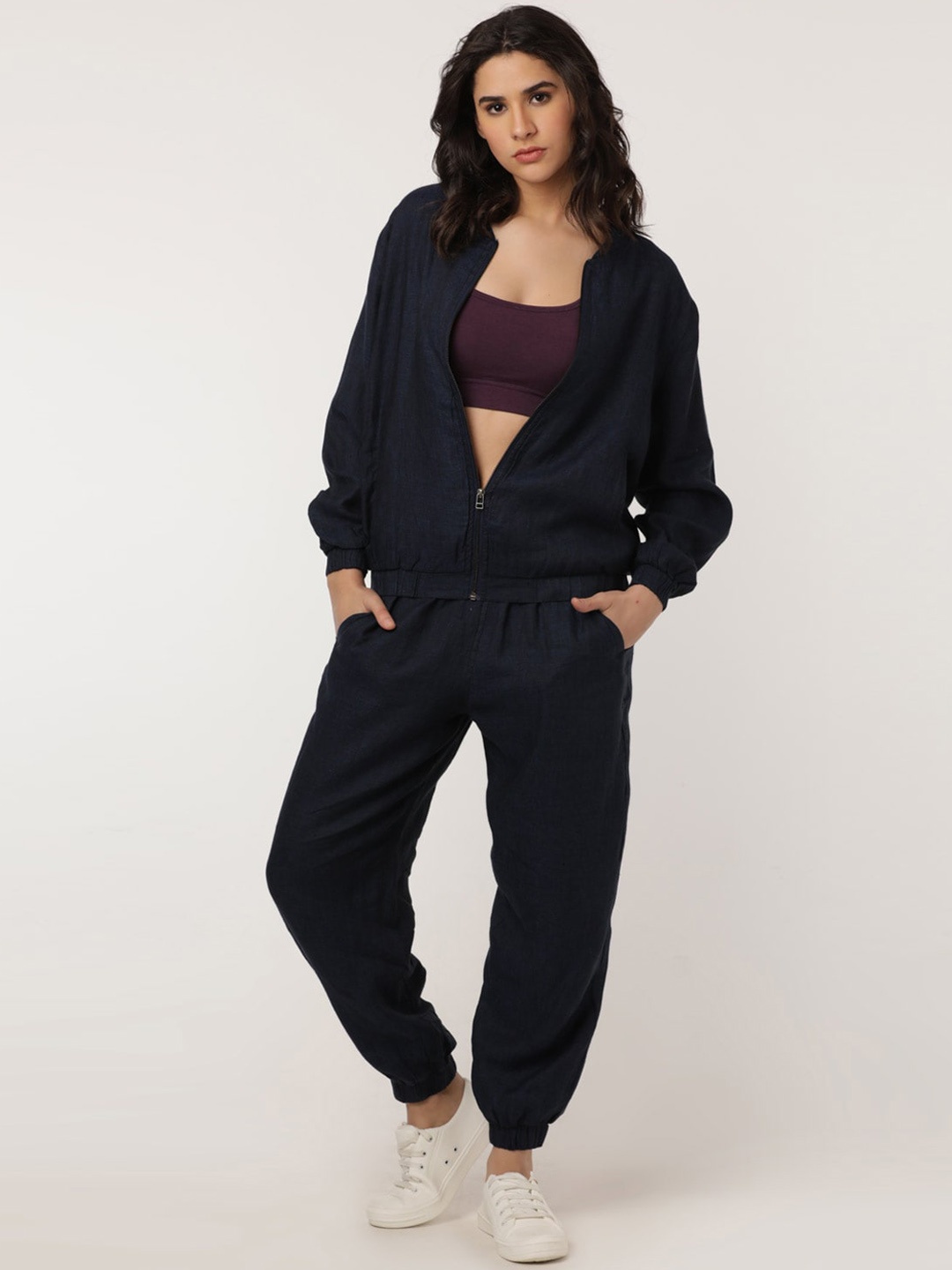 

Proyog Women Slim-Fit Linen Joggers, Navy blue