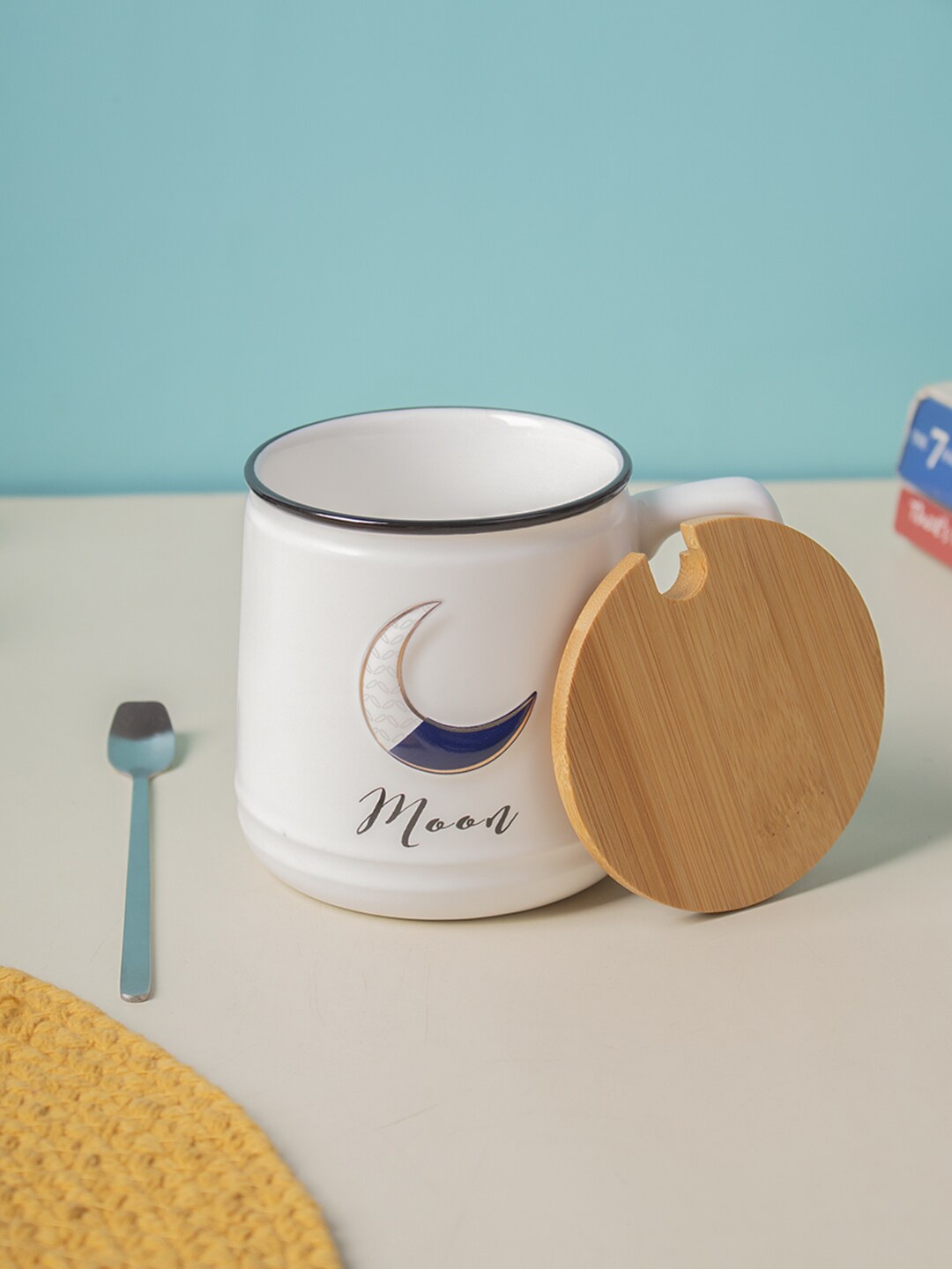 

MARKET99 White & Brown Printed Porcelain Glossy Mug With Lid & Spoon 360 ml