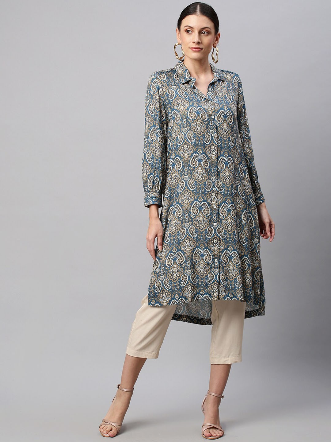 

Modern Indian by CHEMISTRY Ethnic Motifs Printed Shirt Collar Kurta with Trousers, Blue