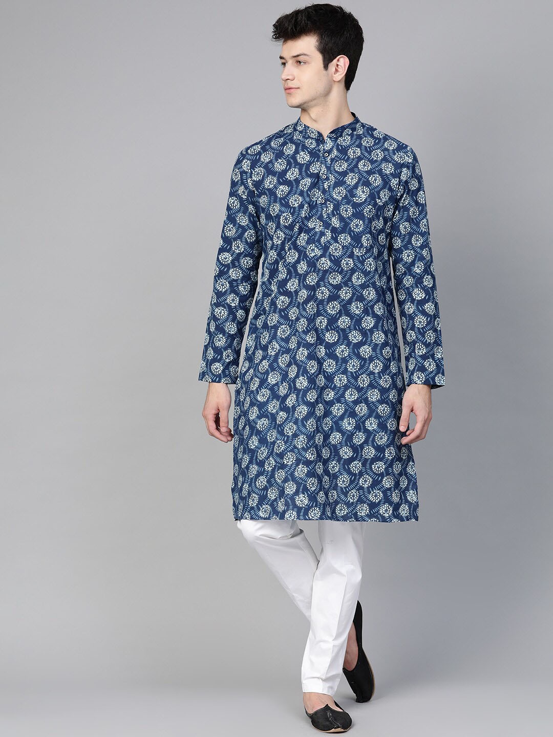 

See Designs Men Ethnic Motifs Printed Pure Cotton Kurta with Pyjamas, Navy blue