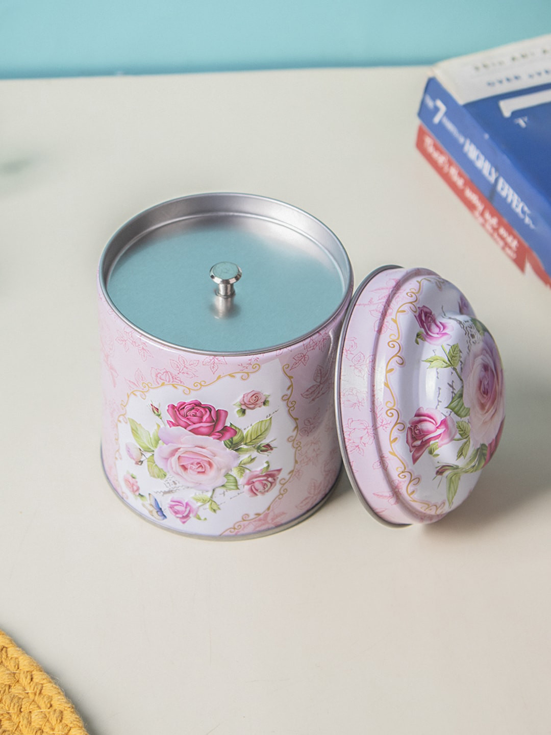 

MARKET99 Baby-Pink & White Floral-Printed Tin Food Container Box With Lid