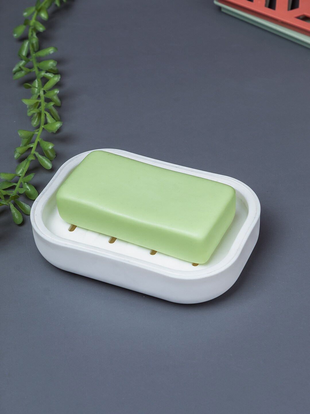 

MARKET99 White Glossy Soap Dish