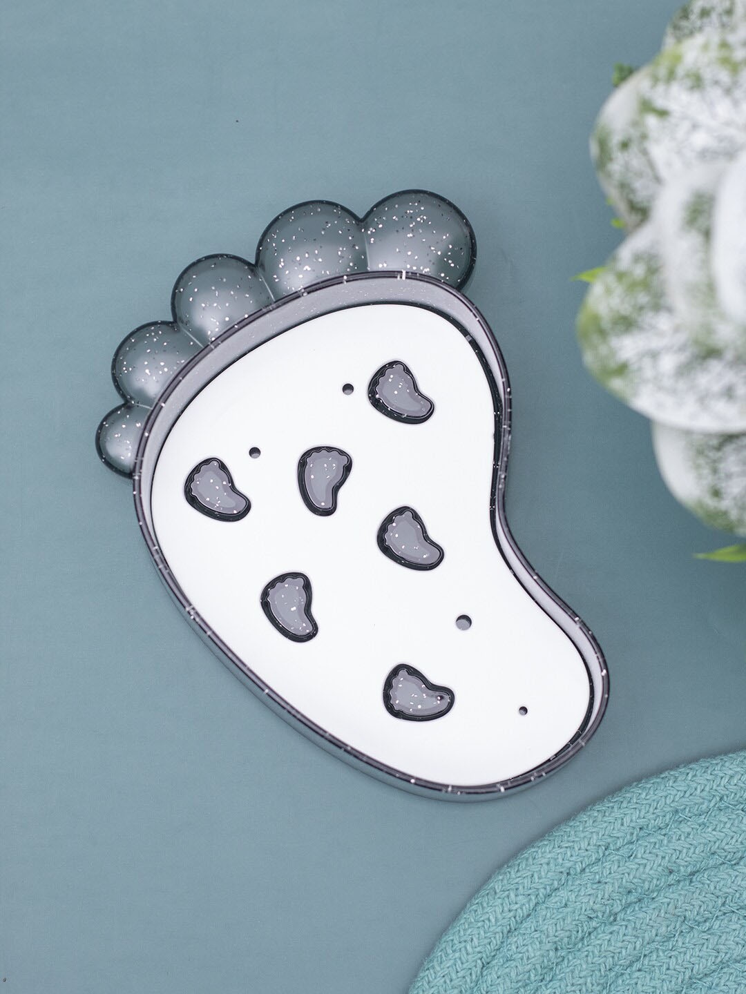 

MARKET99 Black & White Footprint Shaped Soap Dish