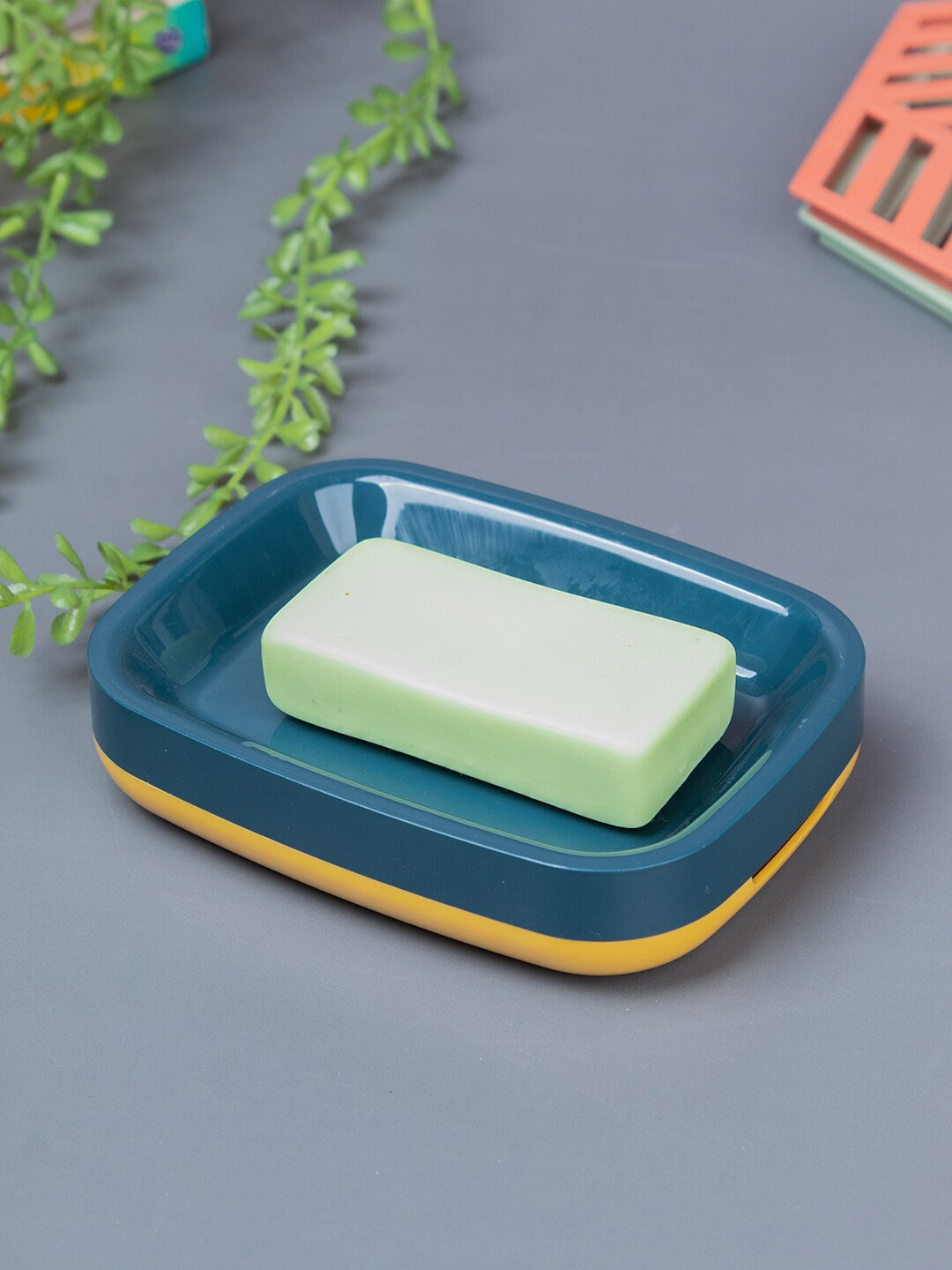 

MARKET99 Blue & Yellow Textured Soap Dish