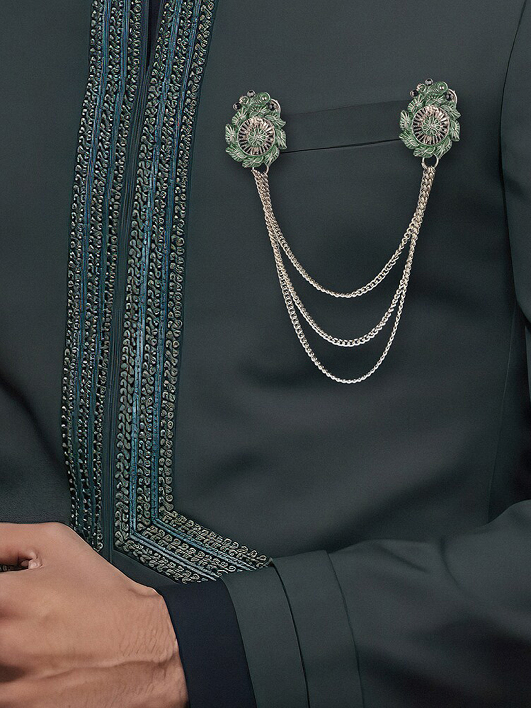 

The Tie Hub Men Circular Floral Design Chain Lapel Pin, Green