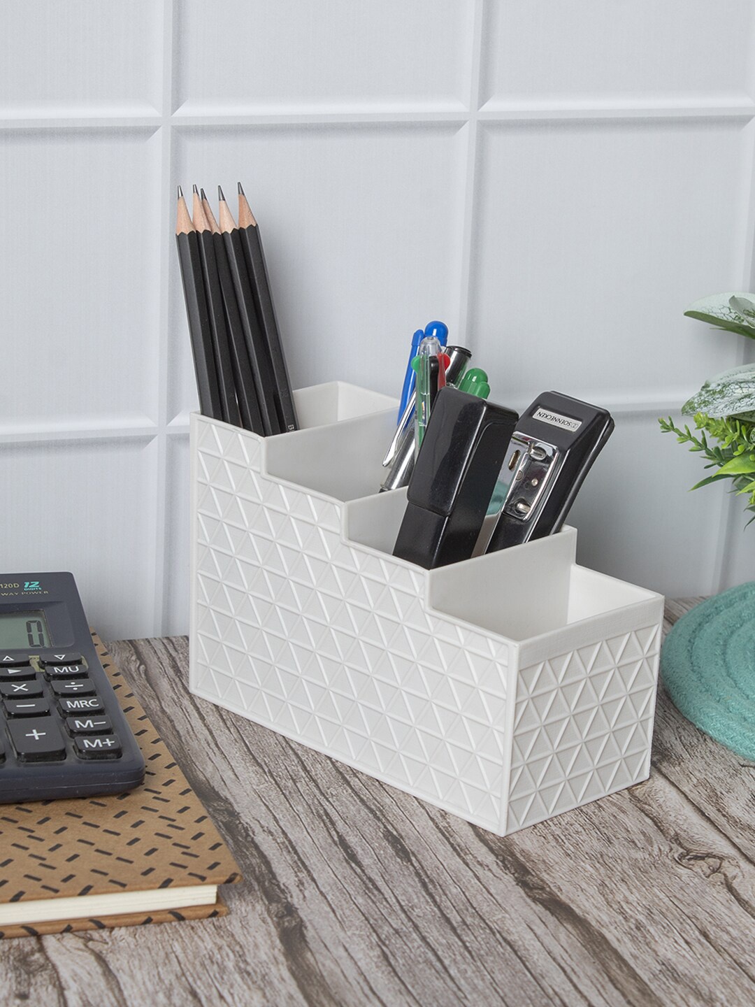 

MARKET99 Off-White Geometric-Textured 4-Compartment Table Organizer