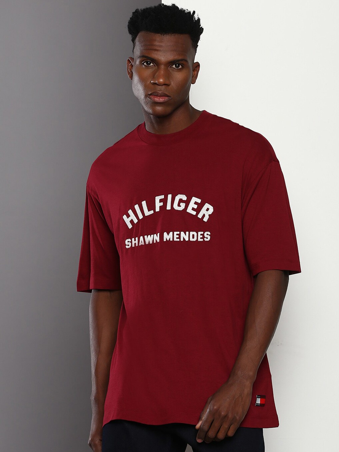 

Tommy Hilfiger Typography Printed Drop shoulder sleeves Cotton T-shirt, Maroon