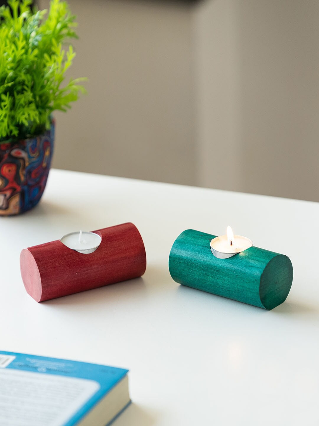 

ExclusiveLane Jugnu Drum Red & Green 2 Pcs Wooden Tea Light Candle Holders