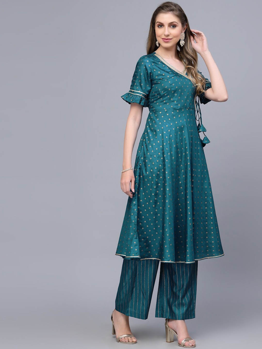 

SKYLEE Ethnic Motifs Printed V Neck Angrakha Kurta With Palazzos, Teal