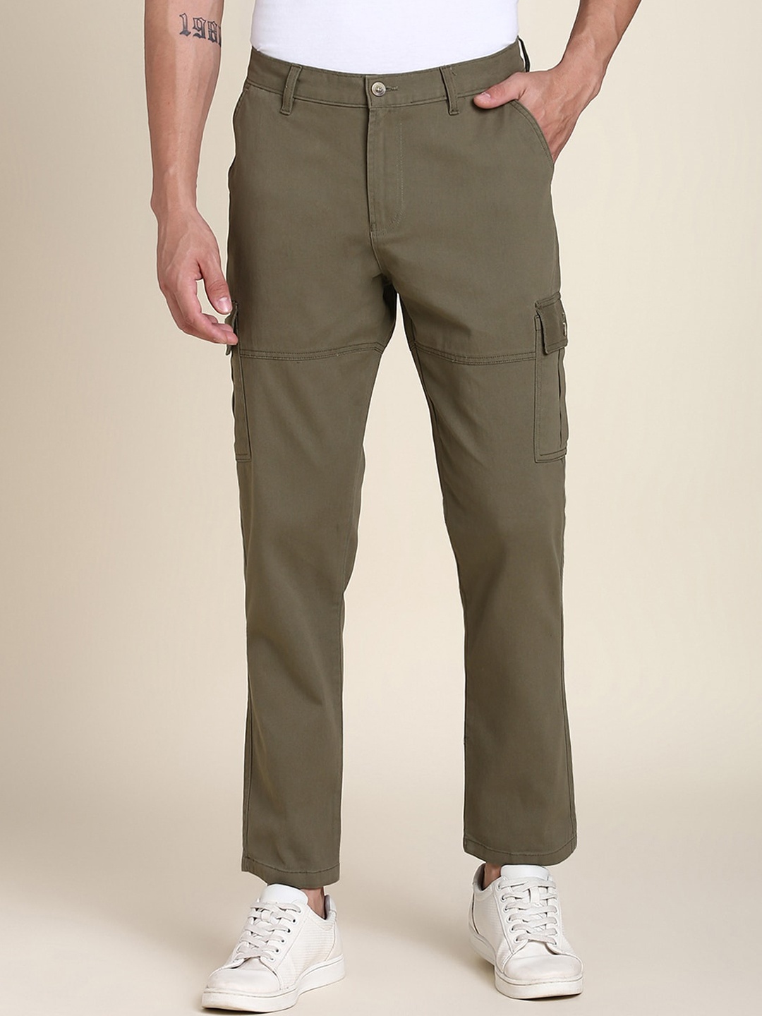 

Dennis Lingo Men Slim Fit Mid-Rise Cotton Cargos, Olive