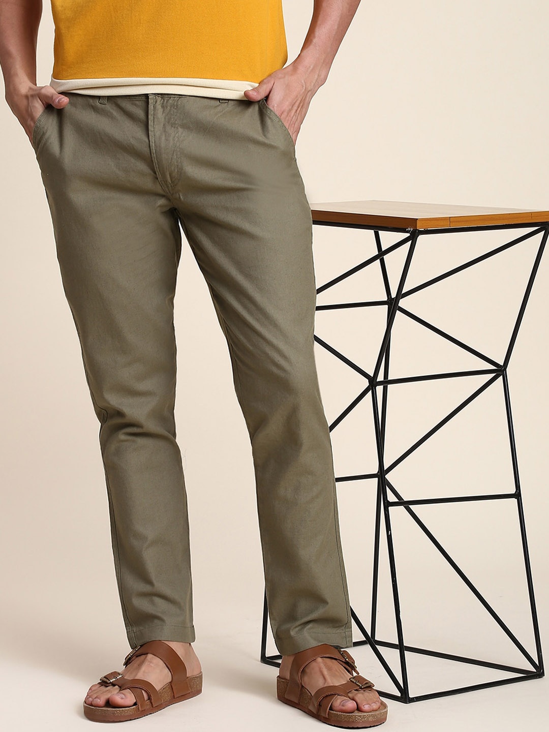 

Dennis Lingo Men Slim Fit Mid-Rise Linen Trousers, Olive
