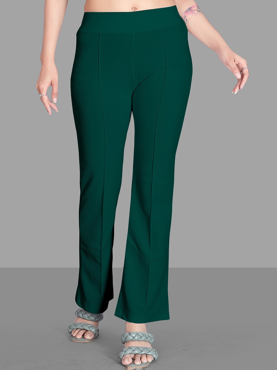 

SILVERFLY Women Green Relaxed Straight Leg Straight Fit High-Rise Easy Wash Trousers