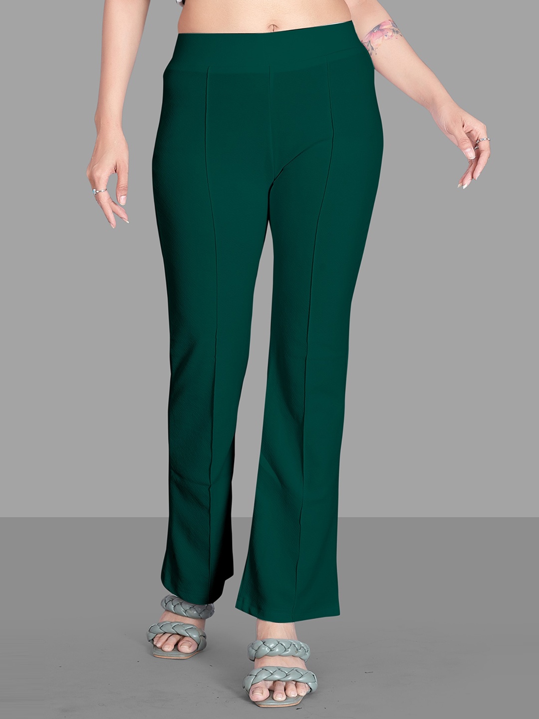 

SILVERFLY Women Green Relaxed Straight Leg Straight Fit High-Rise Easy Wash Trousers