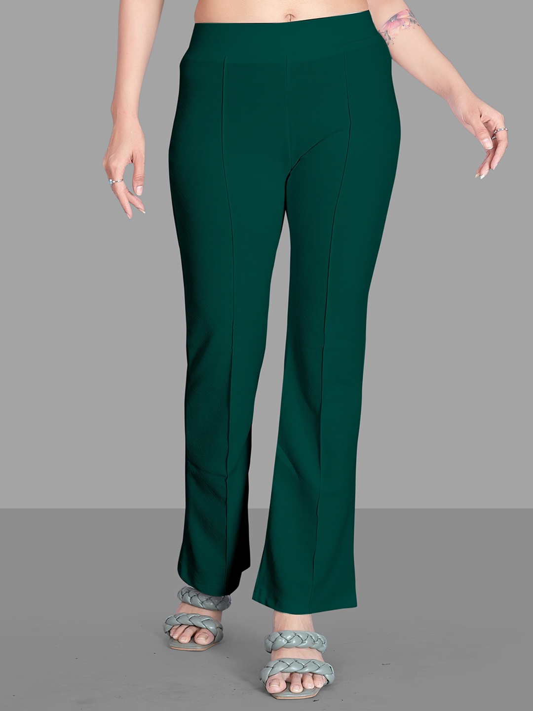 

SILVERFLY Women Green Relaxed Straight Leg Straight Fit High-Rise Easy Wash Trousers