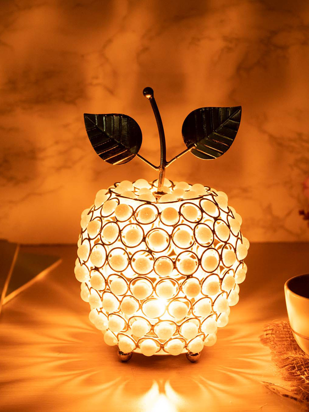 

MARKET99 White Pearl Apple T-Light Holder, Gold