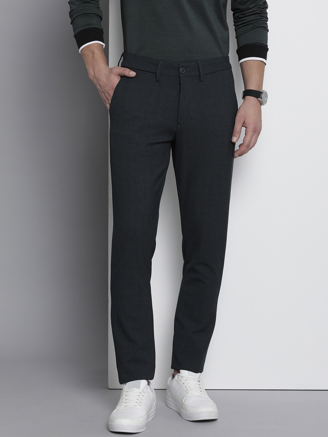 

Nautica Men Mid-Rise Slim Fit Checked Trousers, Navy blue