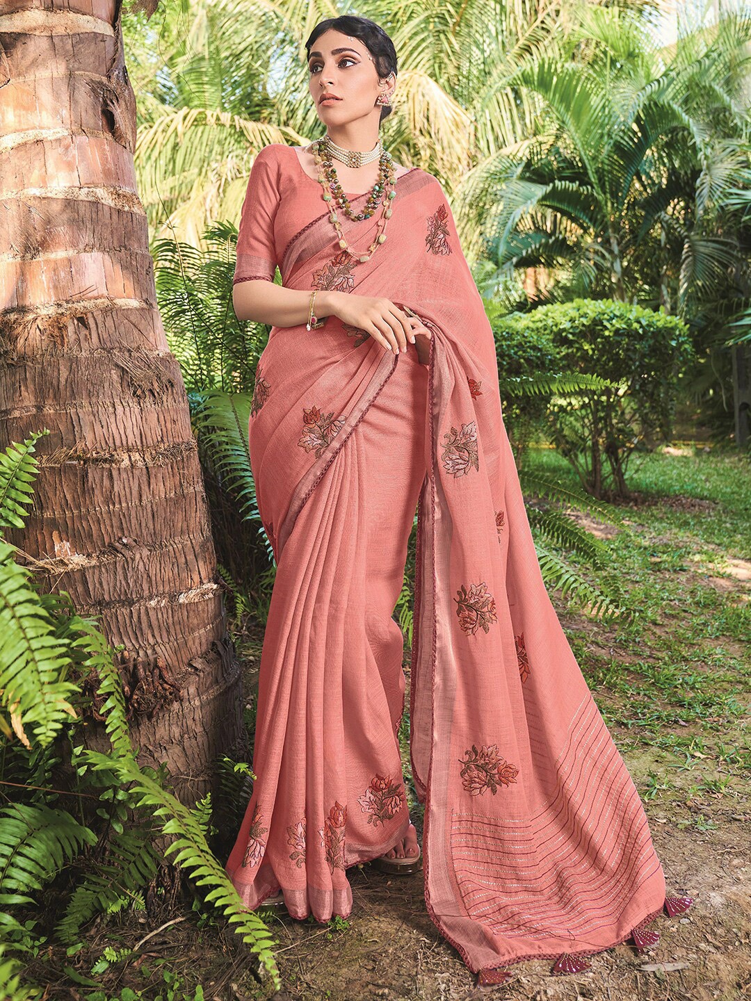 

Satrani Ethnic Motifs Embroidered Zari Saree, Pink