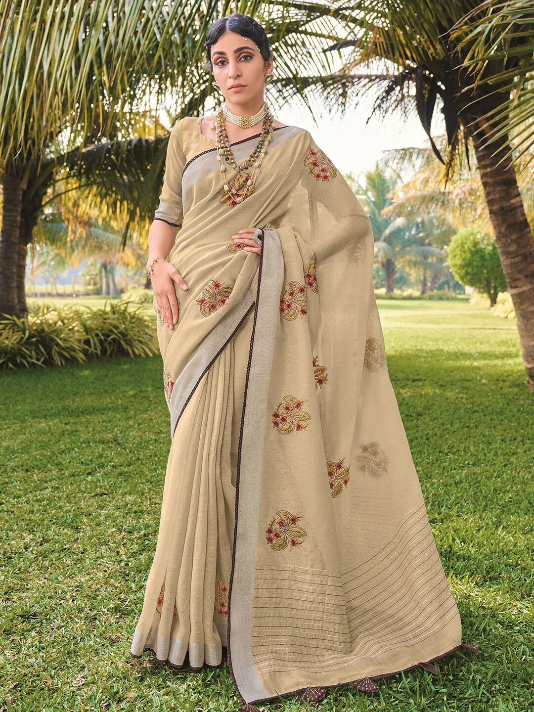 

Satrani Ethnic Motifs Embroidered Zari Saree, Beige