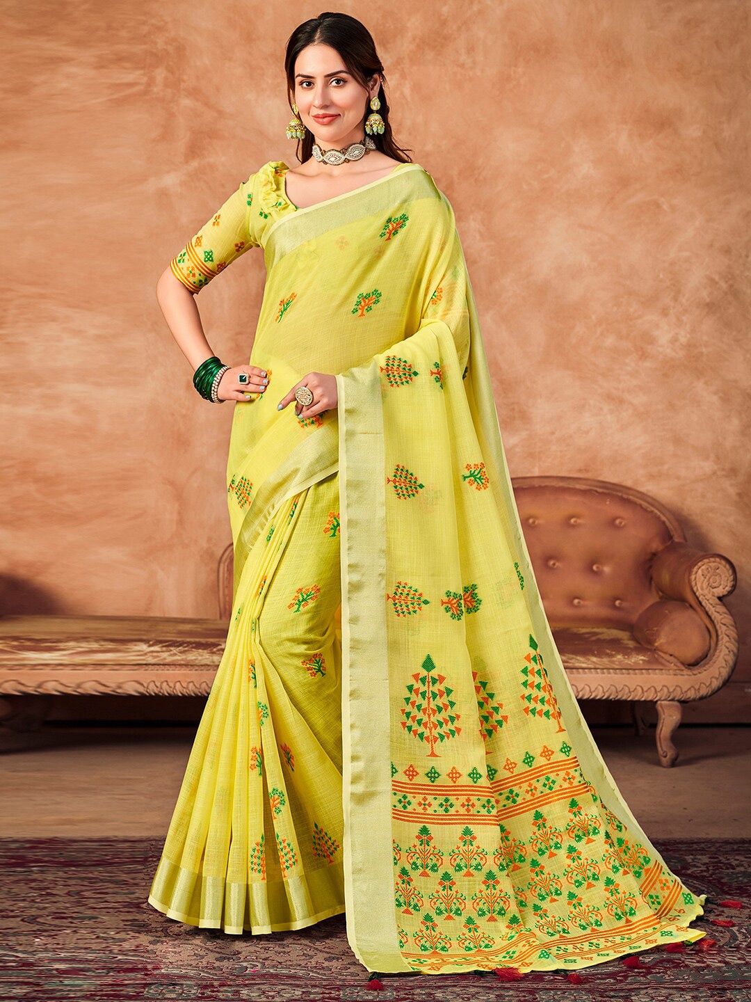 

Satrani Ethnic Motifs Woven Design Zari Linen Blend Saree, Yellow