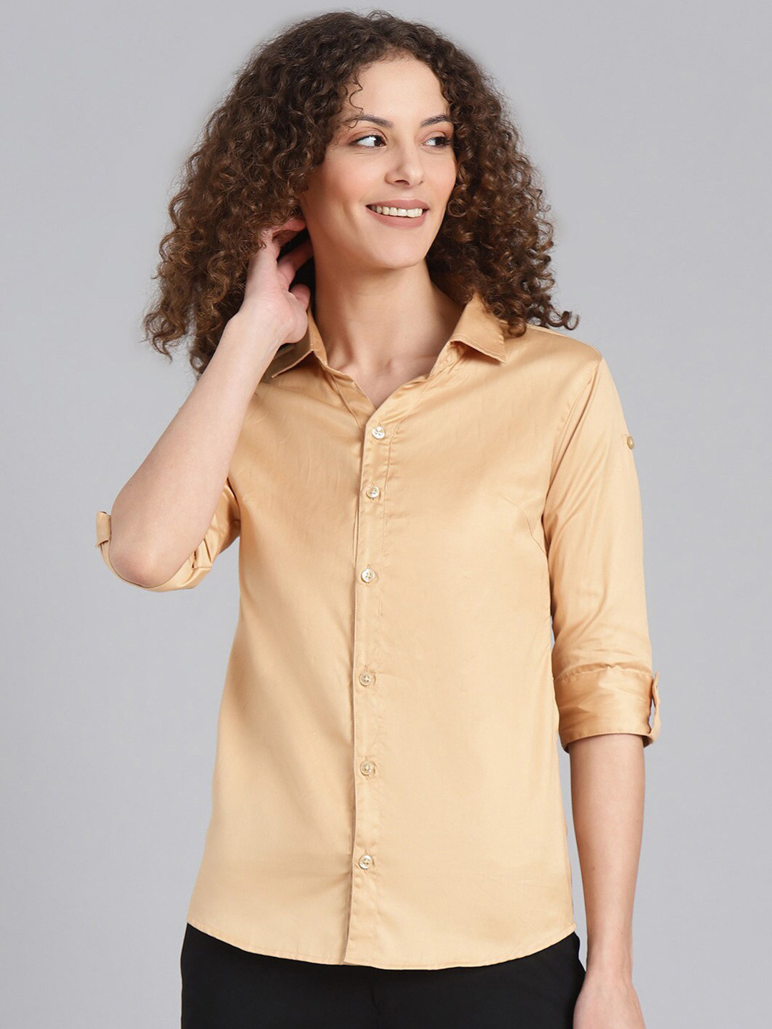 

Shaftesbury London Spread Collar Three-Quarter Sleeves Cotton Slim Fit Shirt, Beige