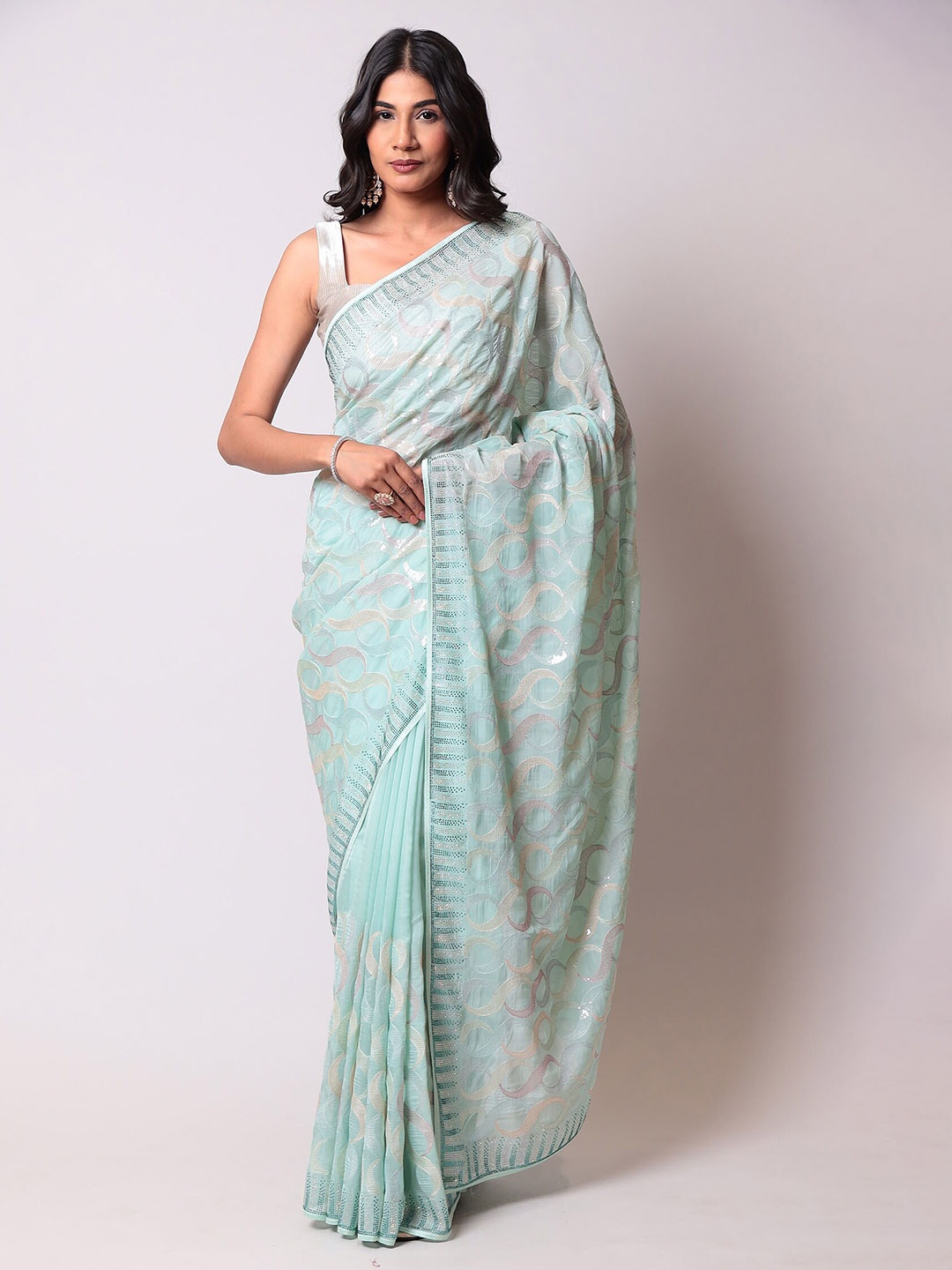 

ZARI Geometric Woven Design Embellished Design Border Organza Saree, Green
