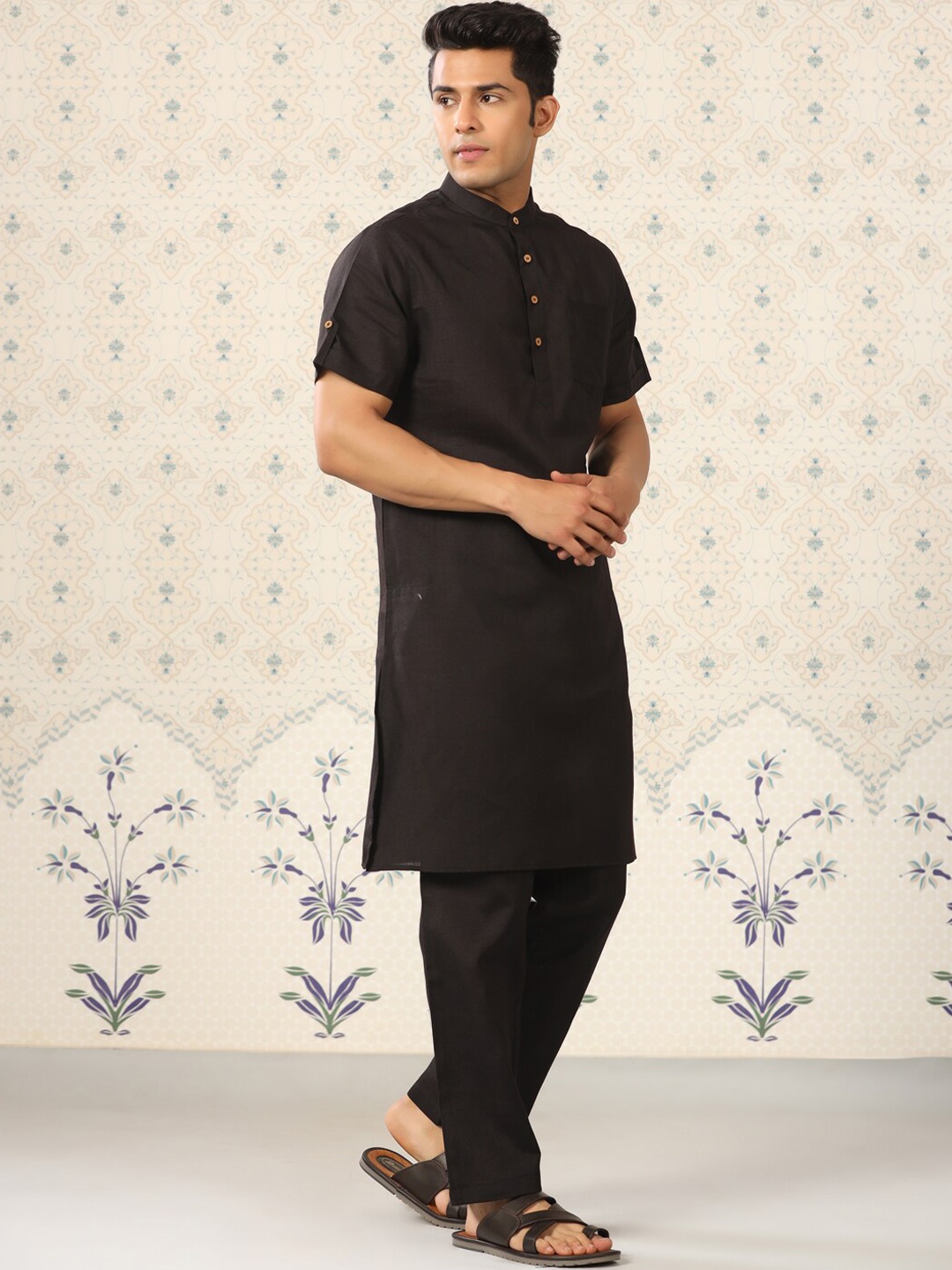 

Ode by House of Pataudi Men Mandarin Collar Kurta With Pyjamas, Black