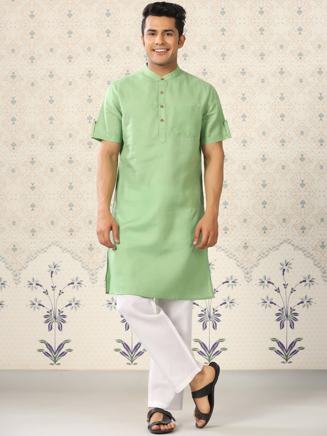 

Ode by House of Pataudi Mandarin Collar Roll Up Sleeves Kurta with Pyjamas, Green