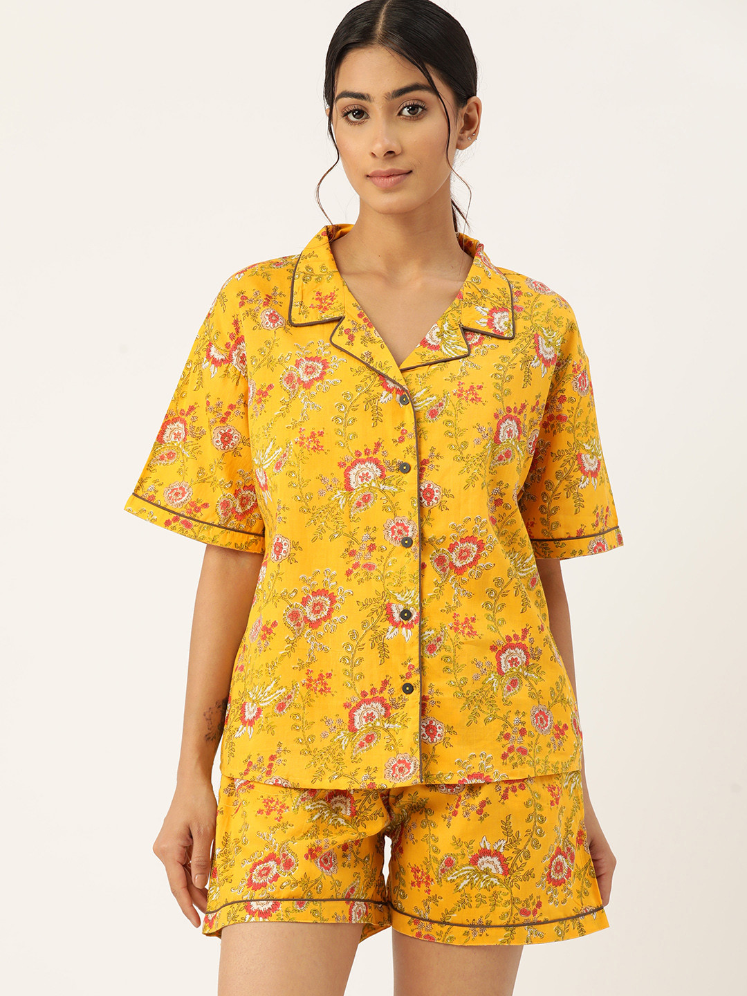 

ETC Women Floral Printed Pure Cotton Night suit, Yellow