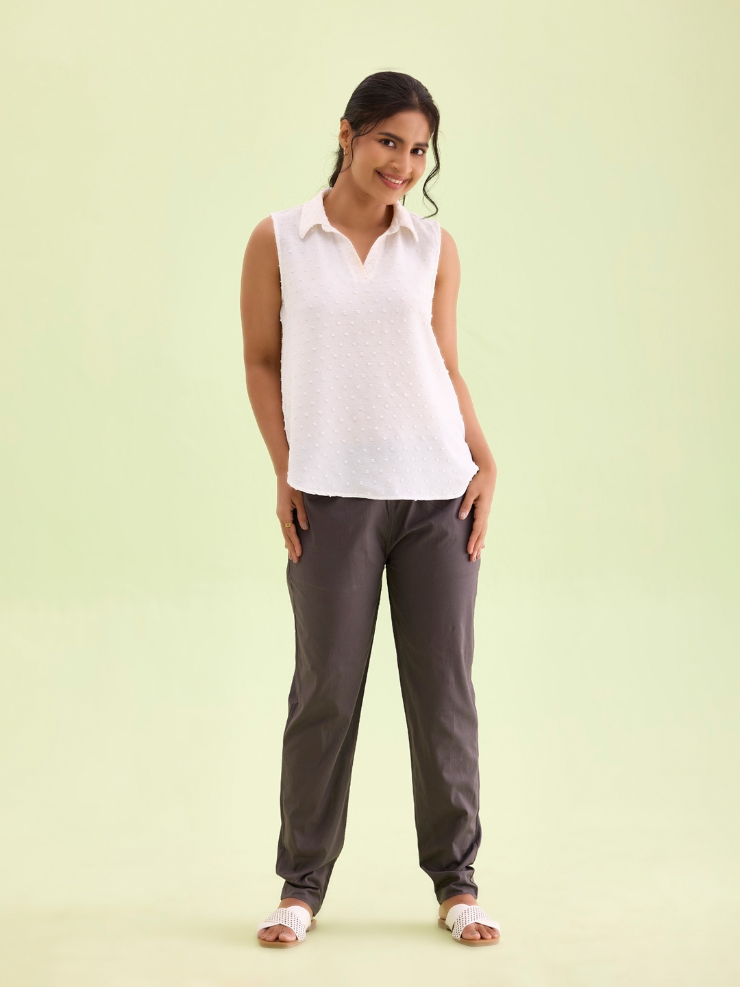 

Go Colors Women Plus Size Tailored Tapered Fit Trousers, Grey