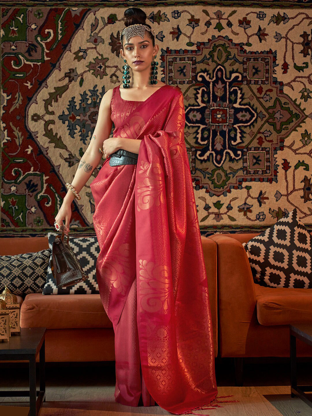 

KARAGIRI Ethnic motif Woven Design Zari Kanjeevaram Saree, Red