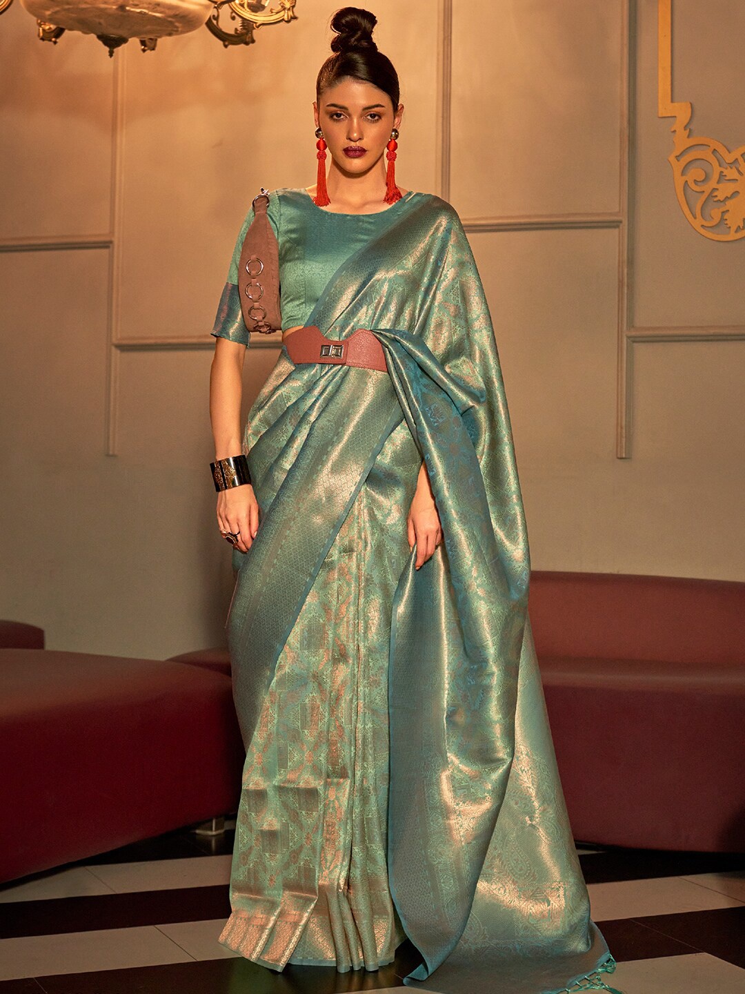 

KARAGIRI Floral Woven Design Zari Kanjeevaram Saree, Green