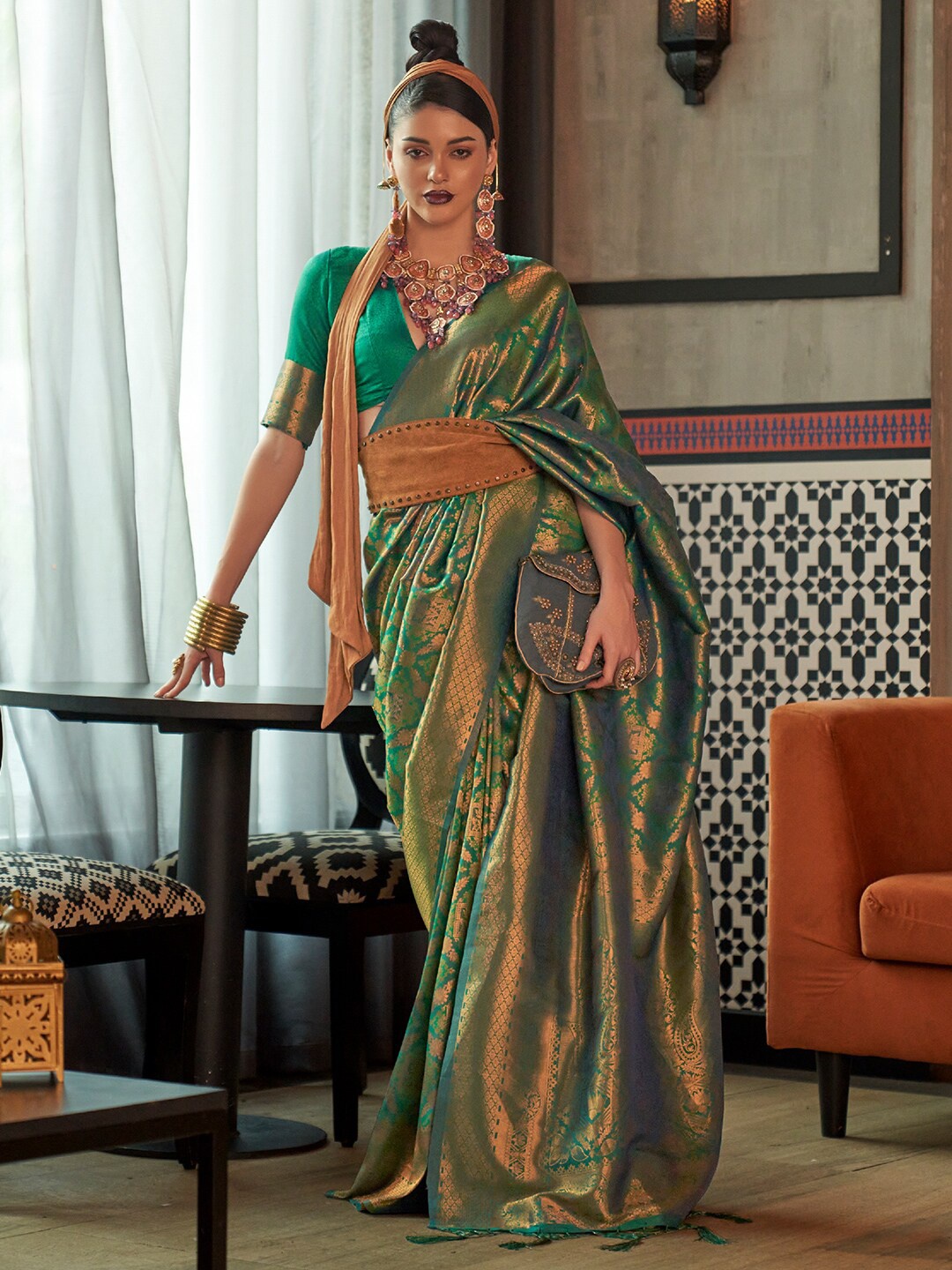 

KARAGIRI Floral Woven Design Zari Kanjeevaram Saree, Green