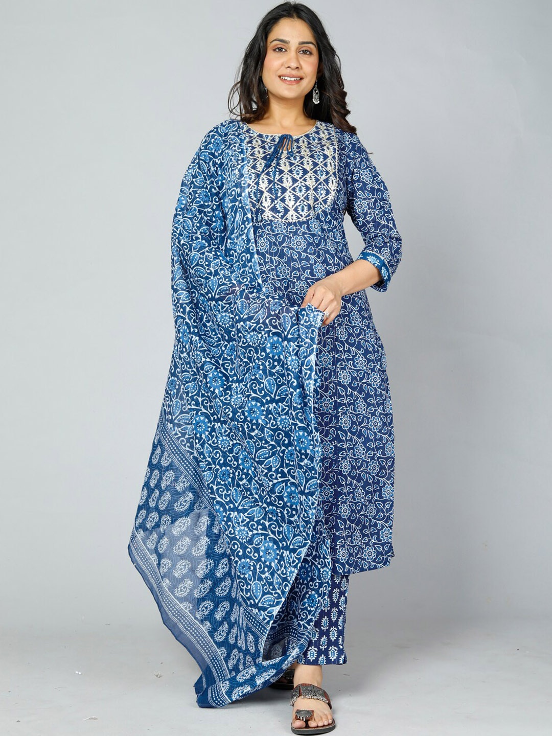 

gvs shoppe Floral Printed Gotta Patti Pure Cotton Kurta with Trousers & Dupatta, Blue